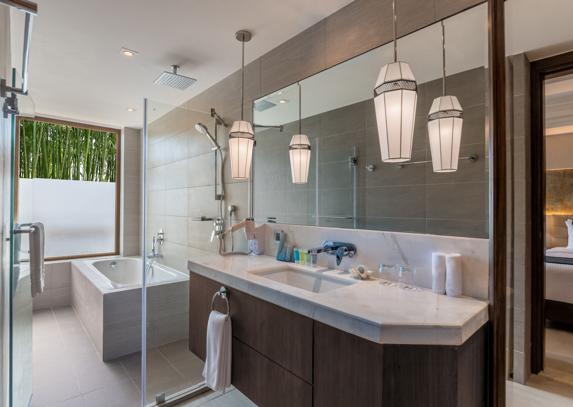 Henann Prime Beach Resort Balabag  Екстер'єр фото Bathroom